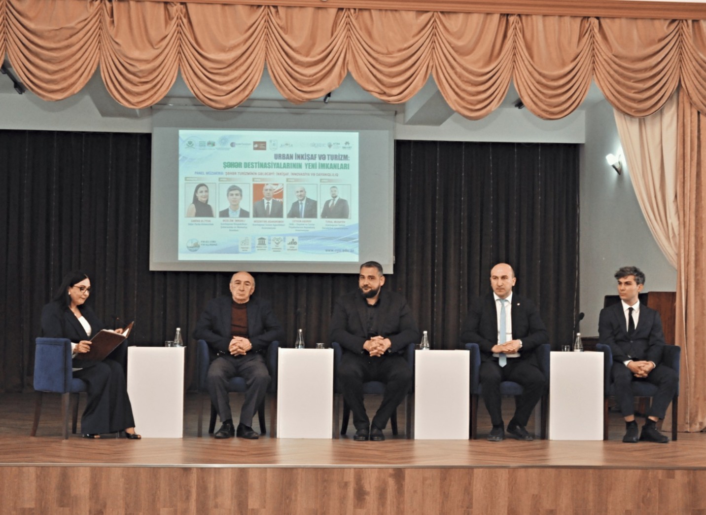 Odlar Yurdu Universitetində WUF13